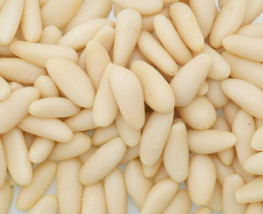 Piñones naturales seleccionados